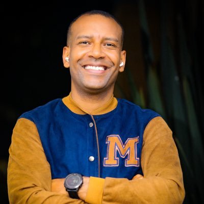 Comunicador social periodista Esp. en Periodismo de Paz Licenciado en filosofía.
Esp. en Educación para la paz.
Magíster en Gerencia y Prácticas de Desarrollo