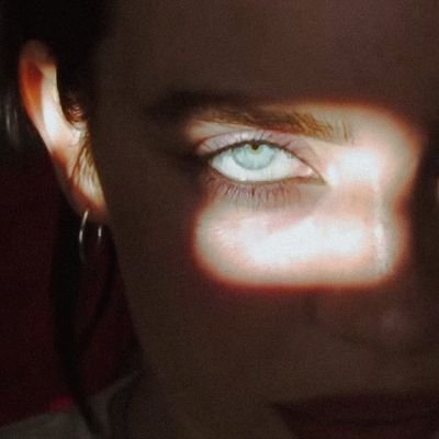Sᴏᴜ ғᴇɪᴛᴀ ᴅᴇ ʟɪᴠʀᴏs ʀᴏᴍᴀɴᴛɪᴄᴏs, sᴇʀɪᴇs ᴅʀᴀᴍᴀᴛɪᴄᴀs, ᴍᴇʟᴀɴᴄᴏʟɪᴀ, ᴄᴀʀᴏʟ ʙɪᴀᴢɪɴ ᴇ ʙɪʟʟɪᴇ ᴇɪʟɪsʜ