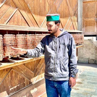 yashpanchall's profile picture. • Enterpreneur • Environmentalist • Activist