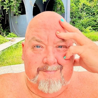 56 ♒️🌎🐒 🦏 “Translucent Sex God” Pan/Vers/Switch Daddy exploring body & sex positivity. NSFW unsuitable for precocious under 18s. Even in adversity, be kind.