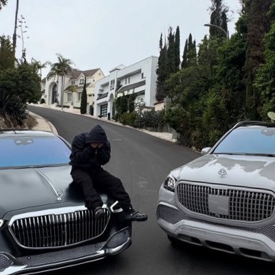 realaadvii's profile picture. 