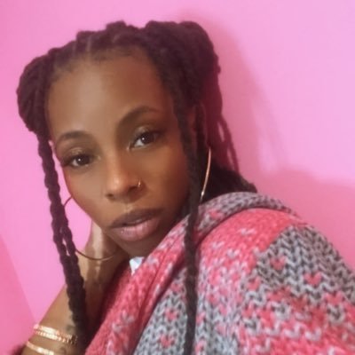 Loctician #IG @locsbyzee - Girl mom x3 - Big Virgo 🧚🏽