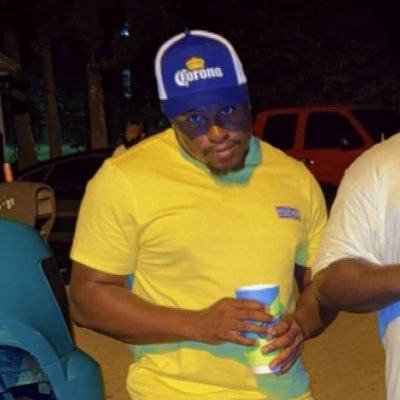 LazloJohnny's profile picture. new account them 304s clapped my other one 🙏🏾😢😭😂