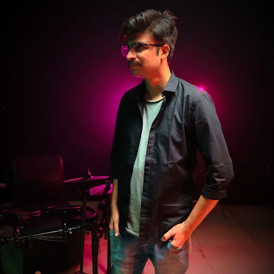 Music Producer for Indie Artists and Covers
Lead Music Teacher at TORRINS and Muzigal
Author of GUITAR FUNDAMENTALS (available on Amazon)
