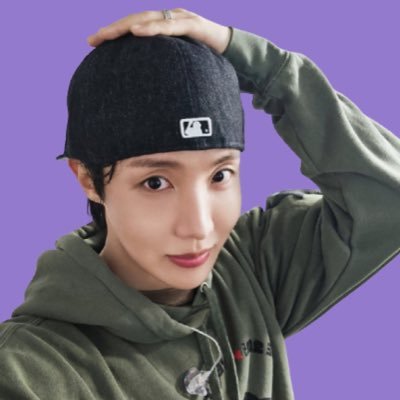 lisi_mon7's profile picture. Silent Supporter | '96 | 🖤🤍💜she/her | BTS OT7 | ARMY since 04/22