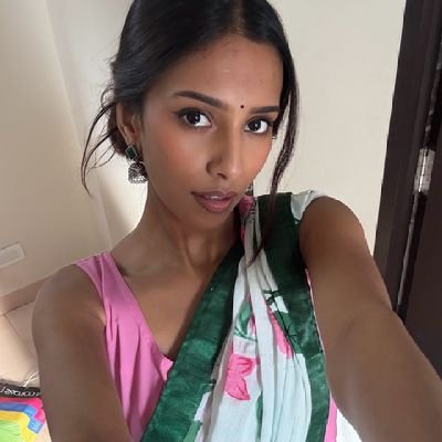 Namitha👸Roleplayer 🫦
Dom/Bottom 💖.Emotions speaks in Love|Lust|Friendship ,Virtually exploring the inner desire 😈❤️