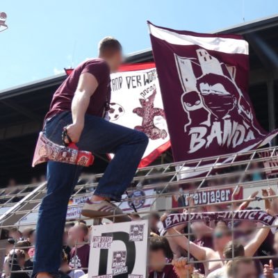 nurweinrot's profile picture. No justice, no peace.  030 | 031