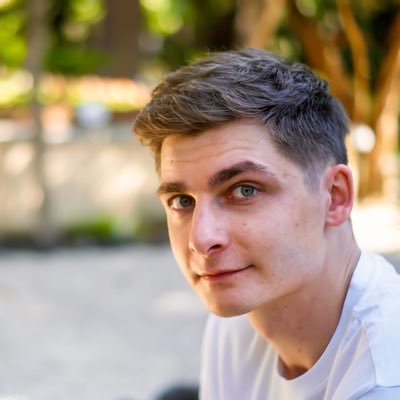 TureQs's profile picture. Niedzielny geek. Ponadto fan F1, piłki nożnej, a i trochę tenisa też liznę. 🏎 ⚽️ 🎾 #LFC 🔴