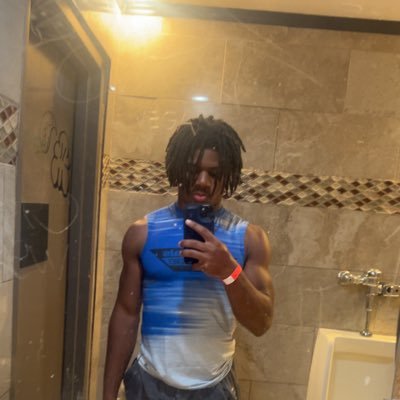 DavianReynolds3's profile picture. C/O 27 RB 5,9 175lb bench 275|clean270|100m 10.88