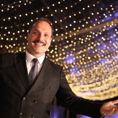 Medya - Tamirci - Radyo Tv Programı Yapımcısı Ve Sunucusuydu. Biraz da Siyaset - TBHF As Başkanı. - Küçükçekmece