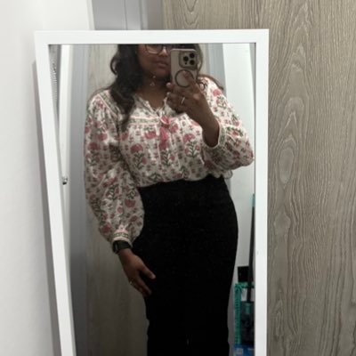Dionepearl's profile picture. Just an introvert putting her thoughts out