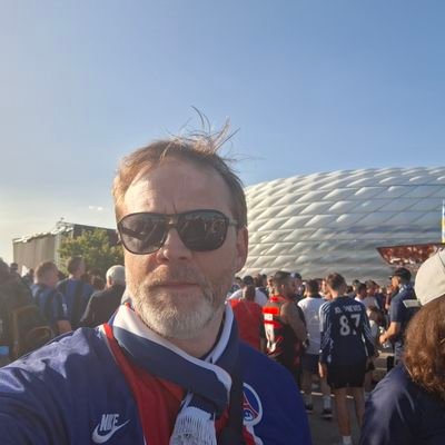 touronjn's profile picture. Bye bye TwiX