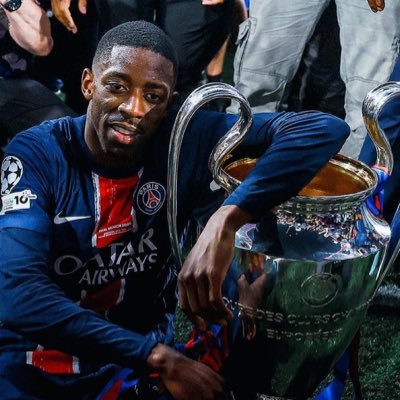 Fan de nouvelles technos en particulier d'Apple, de basket, foot et du gaming :) Le PSG c'est la vie ne l'oubliez jamais ;)
