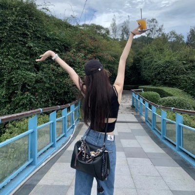 Victoria12zi's profile picture. ✈️ Exploring the world at 35 | Single & loving every step of the journey 🌎