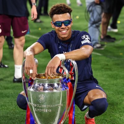Supporter des meilleurs clubs @sb29❤️🤍/@psg❤️💙 joueur chez @OGC_PICE