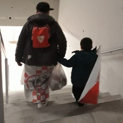 Quien me conoce lo sabe.Tengo el honor de empuñar el hacha que tala el árbol genealógico bético de los Garcia. Jorge, Manuel y Daniel mis 3 esquejes Sevillistas