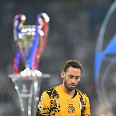 Tifoso dell'unica squadra di Milano e appassionato di sport.