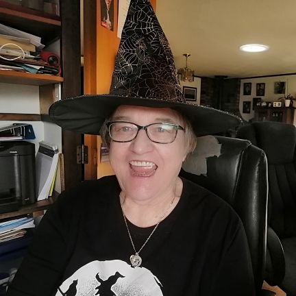 I live in Matamata, Aotearoa with my husband, Dave, three cats and two Arucan hens. I have now retired and am enjoying life as an unemployed beneficiary.
