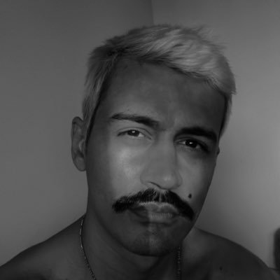 Editor de Vídeo, Câmera, Operador de Áudio, Cantor, Compositor, Carioca, Pai da Pérola. Cinema e Audiovisual - UFF/UFPB 🎬 link do meu novo single