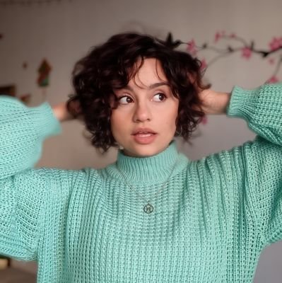 Actriz. Y mi terapeuta dice que soy una persona altamente sensible ~