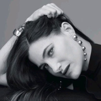 a comfort place for kathryn hahn stans with photos, videos and gifs