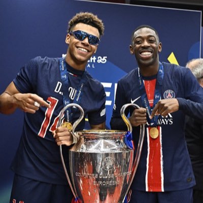 fan de @scuderiaferrari et de @Charles_Leclerc #CL16 fan du @PSG_inside