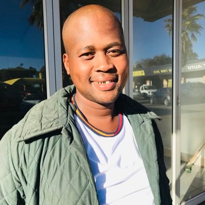 I have the simplest taste, I'm always satisfied with the best. 😎🔥 - Multipotentiality😄 - Liquor Enthusiast ♥️🍻 - Elysian 🙂🌻 Keja Le Kwete Sonn🎧🎶🔥🤞