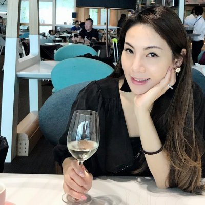 Jeanmar32554341's profile picture. Moon child with a sunny smile