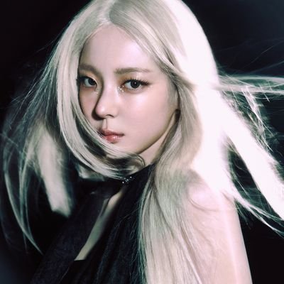 liaqyeen's profile picture. as bruxas de seoul
