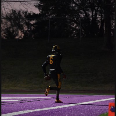 6’4, 178lb |class of 2027🎓|WR🏈| ucity high📍⭐️2.5 GPA AKA sticks