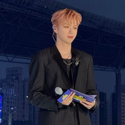 Only Kangdaniel's cheering