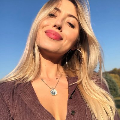 International E-Commerce
🐶Husky mother
🥩Happy life
🌟Amateur painter
🧠Medtronic medicine agent