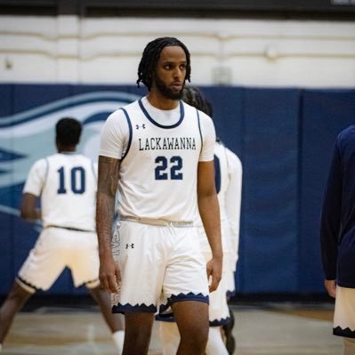 noah_elias__'s profile picture. @lcfalconsmbb 6’4, 195 lbs, 3.95 GPA. 3 more years of eligibility. 🎯