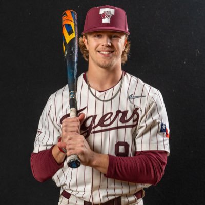 @Trinity_U Alum @TUFootballTX @TrinityTigersB2