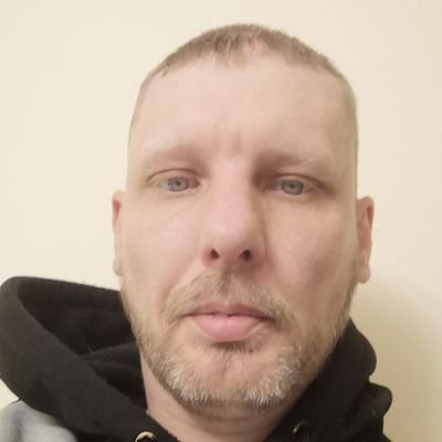 40 South Wales Maesteg single and no kids neither..