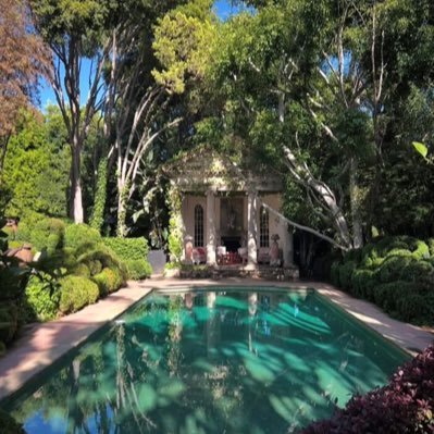 Angelik72359276's profile picture. 