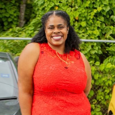 Believer. Daughter. Adelphi. Aunt. Creative. Tech Chick. Sports Junkie. Music Enthusiast.
