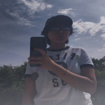 boogshwoog's profile picture. UPD BS Econ '29 cutie