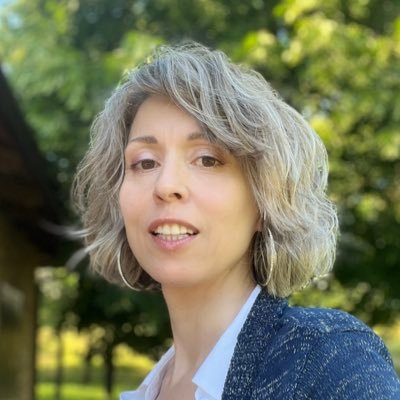 camillaripani's profile picture. Non scegli la direzione con la mente, ma con l'arrenderti a ciò che sei. A meno che non ti piaccia incasinare tutto e allungare la strada...