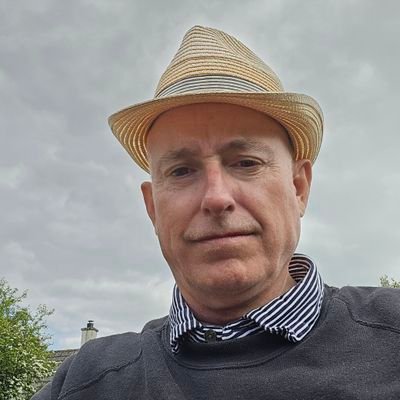 Internet consultant specialising in search marketing etc.
Also tweeting about science, technology and some philosophy too.
Skiing when I get the chance..