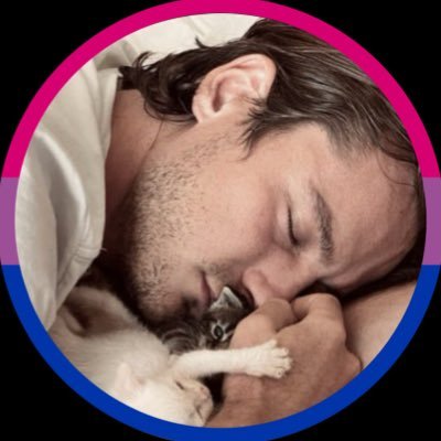 ivysdesign's profile picture. she/her | stucky and cherik enthusiast