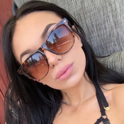 I like my things private 🥰. https://t.co/BpttVQ8fO4 #throne