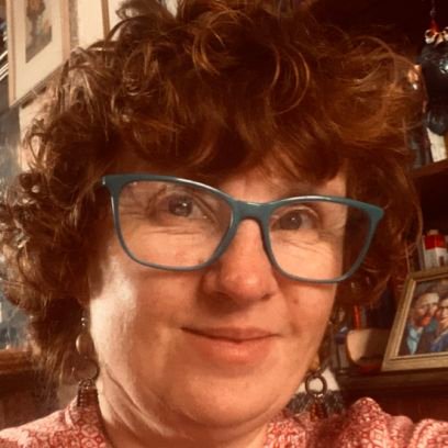 Visual artist, lecturer. Adores history, faith, music, gardens, plants, my family. Living my best life.