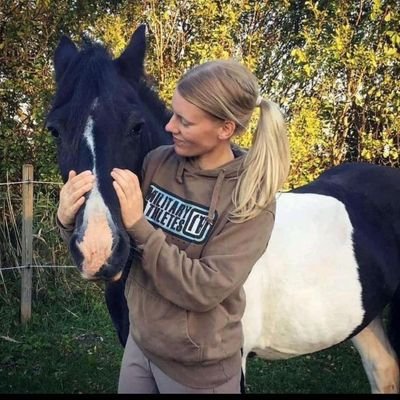 operation inherent Resolve vet
Danish Army medic 🇩🇰🇩🇰
forward surgical team..🌹🌹❣