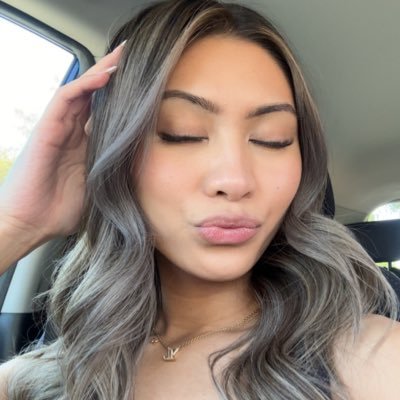 Alyossaaa__'s profile picture. my tweets are definitely not about you 🤍