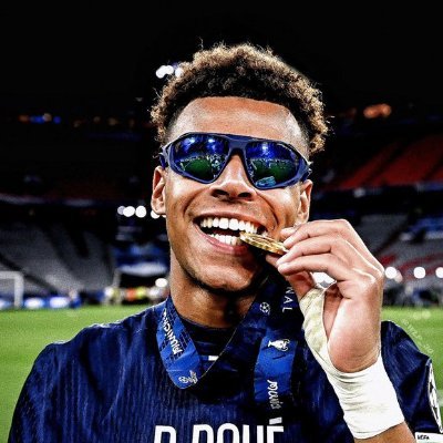 poutrick's profile picture. sois normal mec