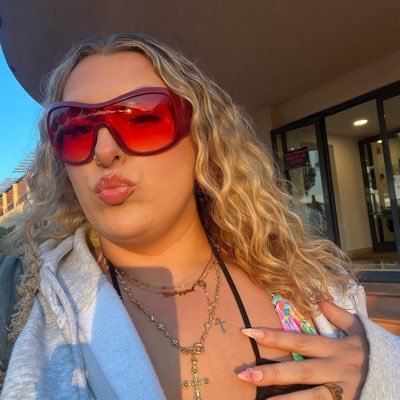 sugarmommydeb27's profile picture. Hello do you have cash app or PayPal I'm helping people with cash for bills rent who need money for is family care if you have cash app inbox me