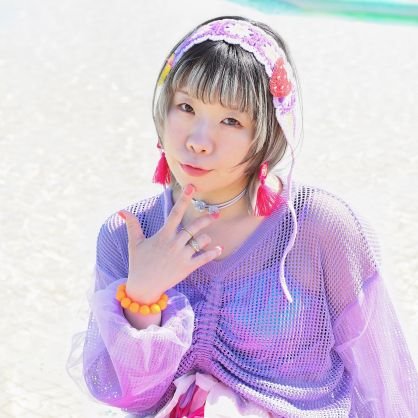 ガールズバンド THE PARTYS(ザ・パーリーズ)のジェニファーです!
バンドの編成を聞かれた時は「TOKIOと一緒です」と言っています!
担当はTOKIOで言うと山口達也メンバーです!よく歌う鼻歌は「孫」!
別アカ→ @Jennifer_boy
課外活動→ @HIPPOTEETH_BAND