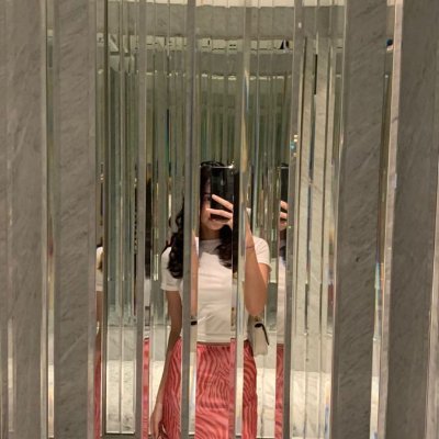 A lil rose in the city 🌹
