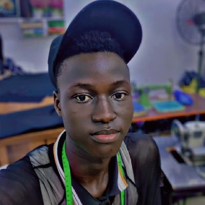 Am hãrdëy rîçhïé am here on Twitter can we be friends
